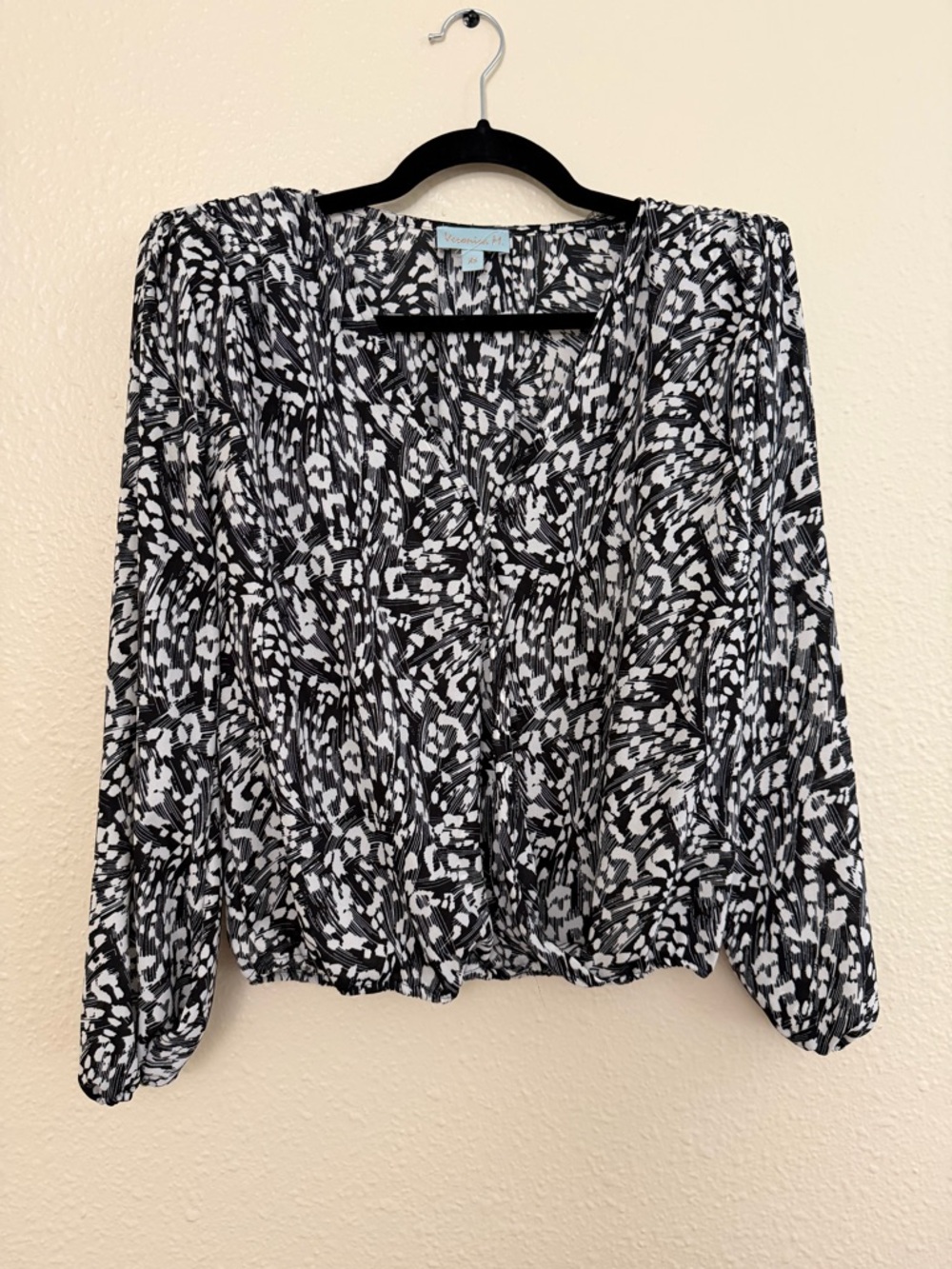 Veronica M Black and White Printed V-Neck Blouse